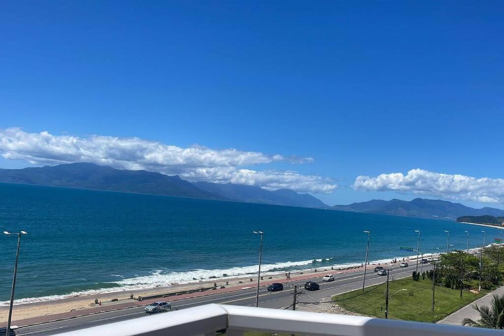 Apartamento Beira Mar - Praia Massaguacu Карагуататуба Екстер'єр фото